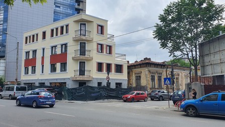 Noua construcție de pe Bulevardul Dacia 136 și casa scriitorului Cezar Ivănescu