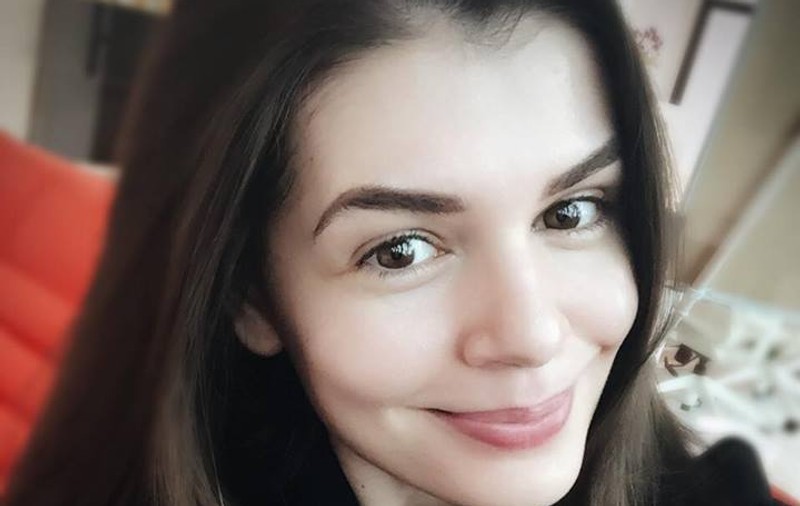 Monica Gabor și prietena ei s-au pozat împreună. Detaliul din imagine a atras atenția tuturor. “Nu dăm check in din motive legale”