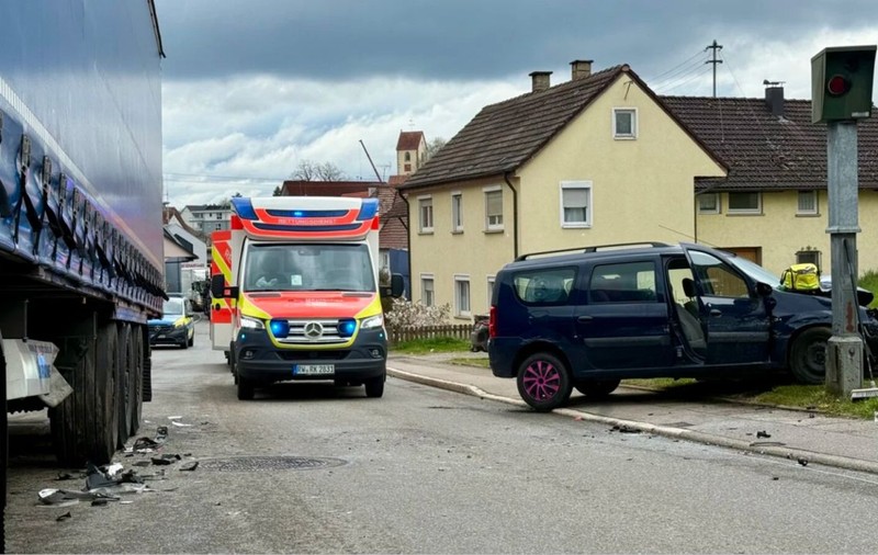 O Dacie a lovit camionul condus de un șofer român, pe o șosea din Germania. Doi copii de 5 și 6 ani, în stare gravă