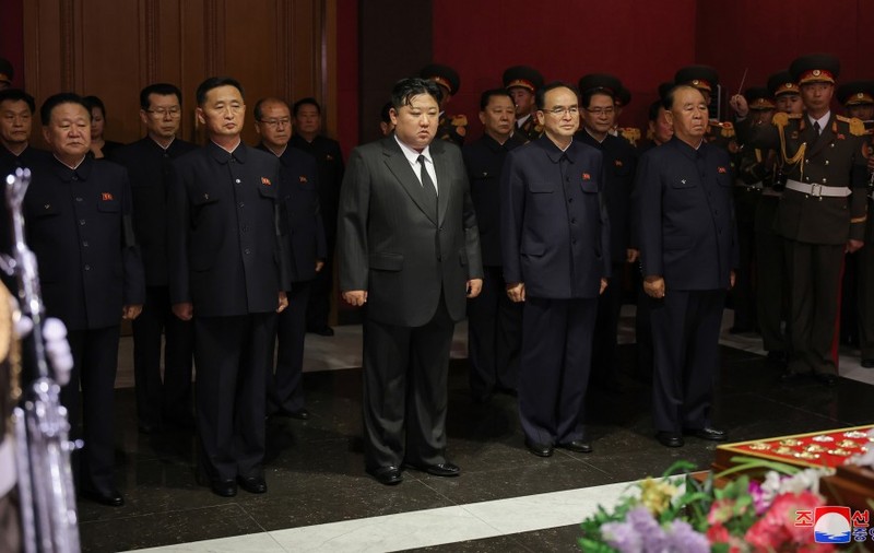 Kim Ki Nam, arhitectul cultului personalităţii din jurul dinastiei Kim, a murit. Liderul nord-coreean este în doliu