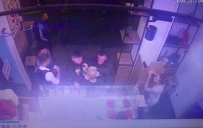 Refugiat sirian, bătut de doi clujeni pentru că nu râdea la glumele lor