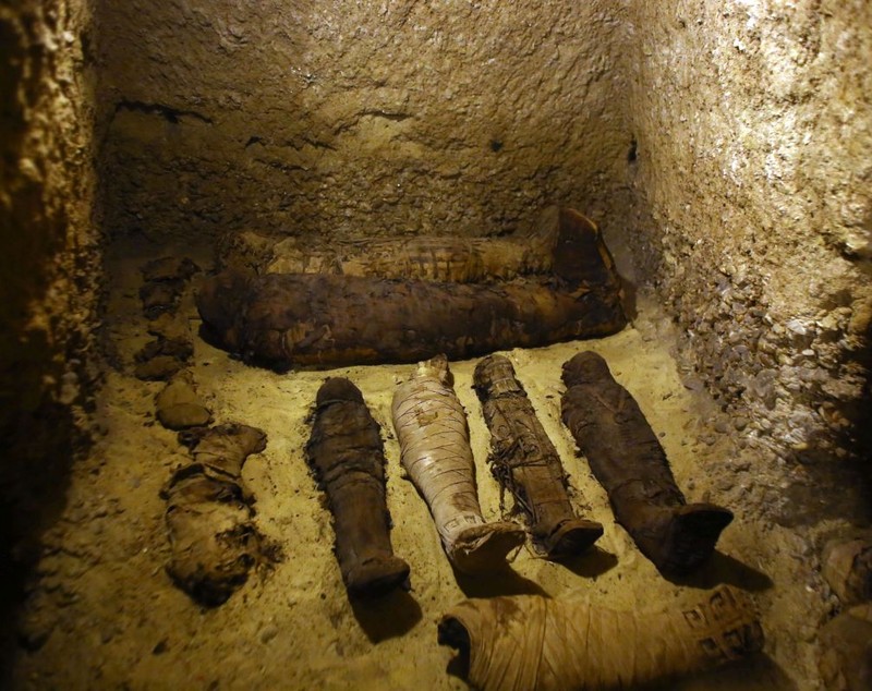 FOTO | Peste 40 de mumii noi, inclusiv copii, au fost descoperite în Egipt