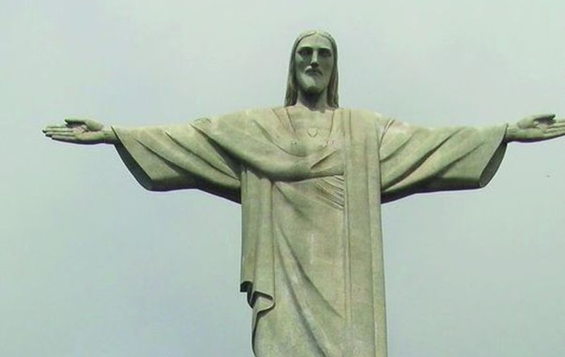 Statuile lui Iisus inspiră pacea şi credinţa
