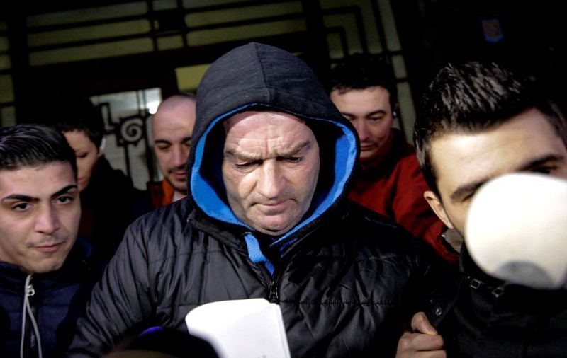 Poliţistul pedofil Eugen Stan a fost dat în judecată de fostul şef. Comisarul Vornicu îşi acuză subalternul că i-a stricat imaginea