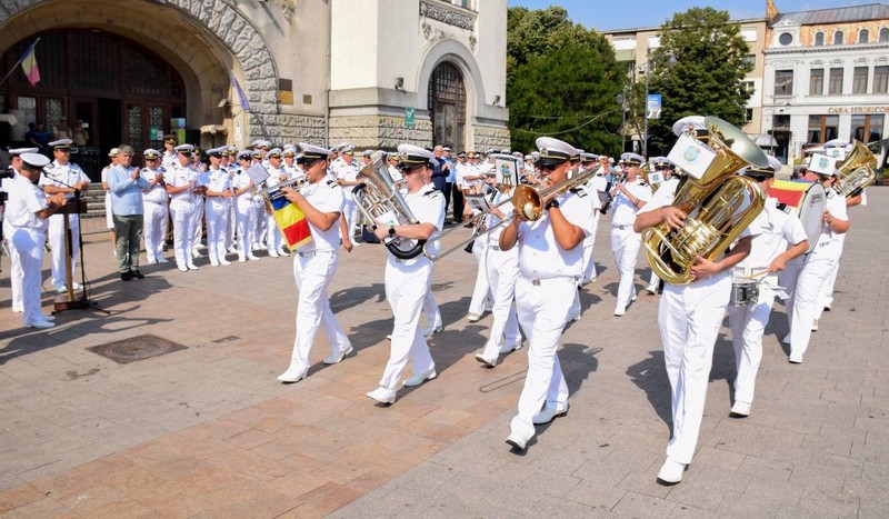 Ceremonia tradițională de Ziua Marinei Române la Galați se desfășoară pe faleza Dunării, în zona Elice, și începe la ora 17:00. Foto: Facebook / Forțele Navale Române