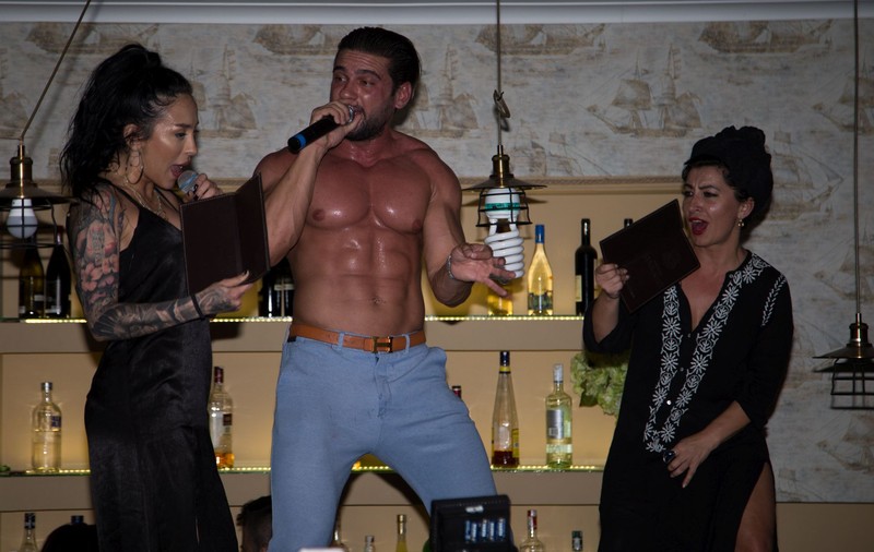 Ruby, Dorian Popa, Rona Hartner și Angie Cobuț, show total la malul mării
