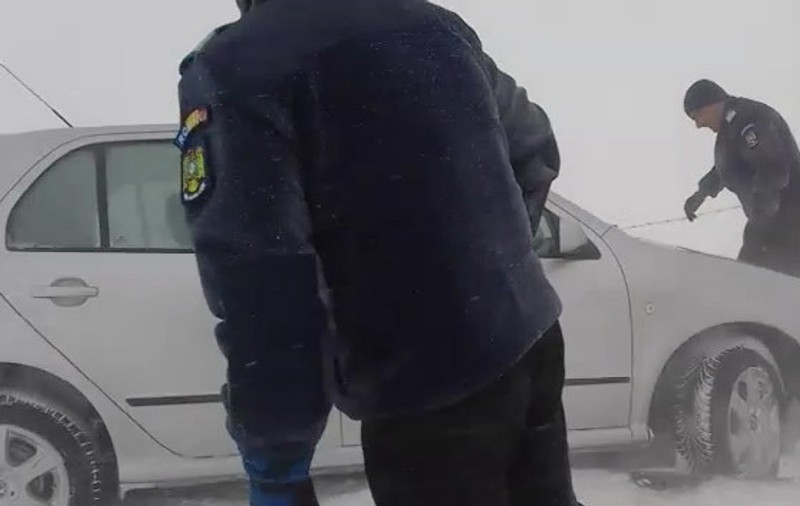 Turiști salvați din Munții Bucegi din calea viscolului