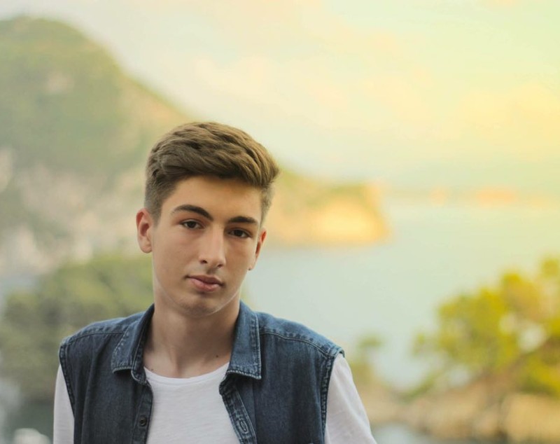 REPORTAJ | Daniel Ursu, adolescentul din Vrancea care construiește roboți pentru pompieri: "Când eram mic desfăceam jucăriile și făceam diverse chestii din ele"