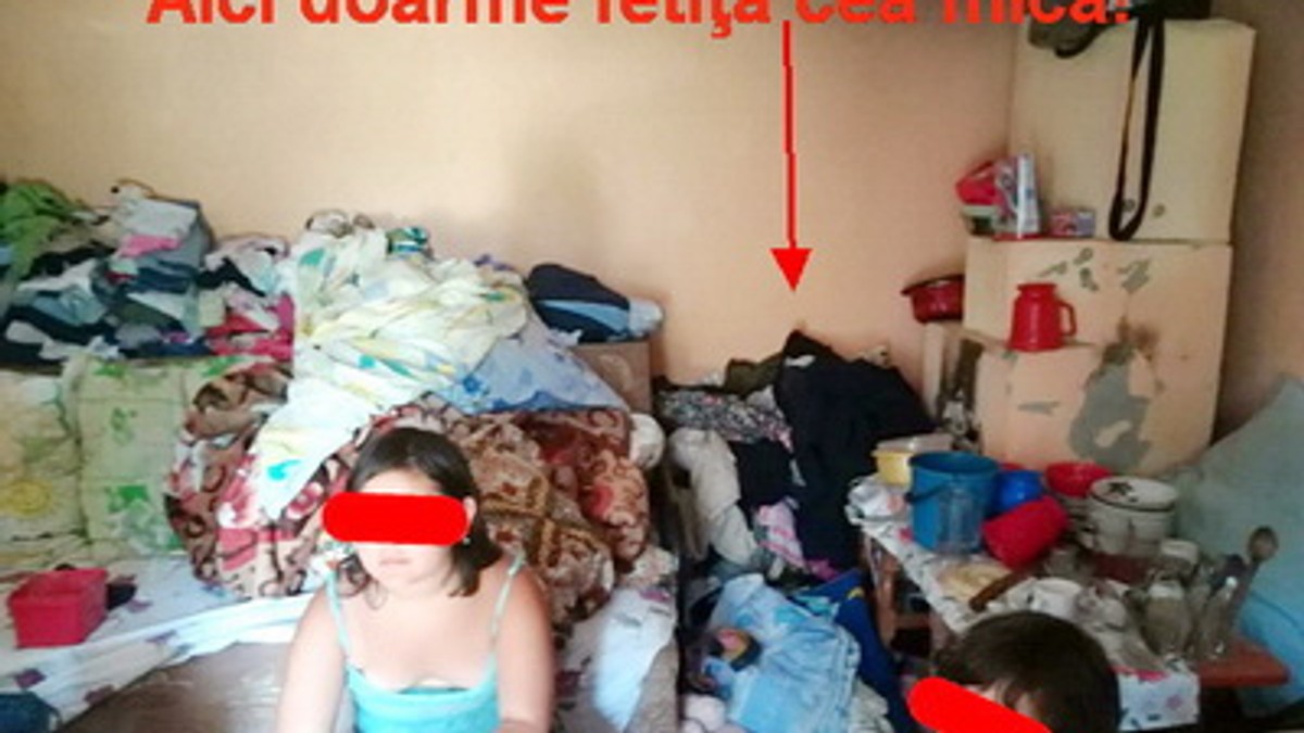Trei surori cu vârste de 6, 8 şi 10 ani au cerut să fie luate din casa în care cresc alături de tată şi bunic, spunând că nu mai suportă bătăile primite de la cei doi bărbați.