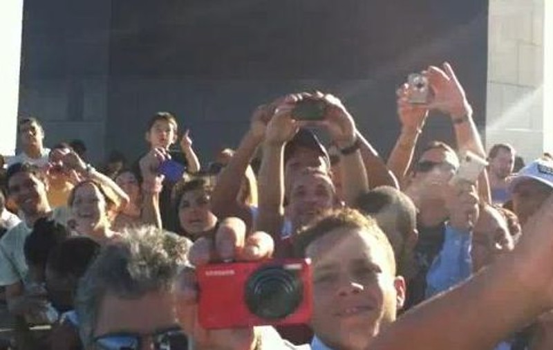 Video | Ce caternică! Jim Carrey, atracţia brazilienilor