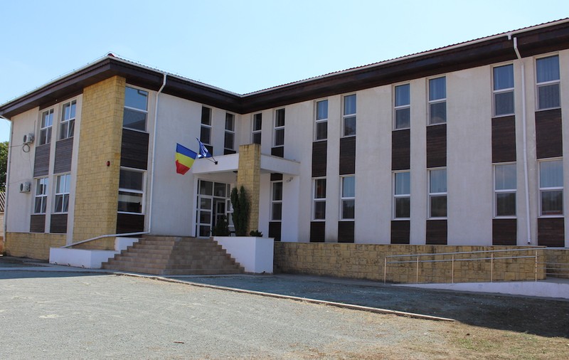 De la ”școala ca afară” la școli cu toaleta-n curte! Cum arată situația la început de an școlar GALERIE FOTO