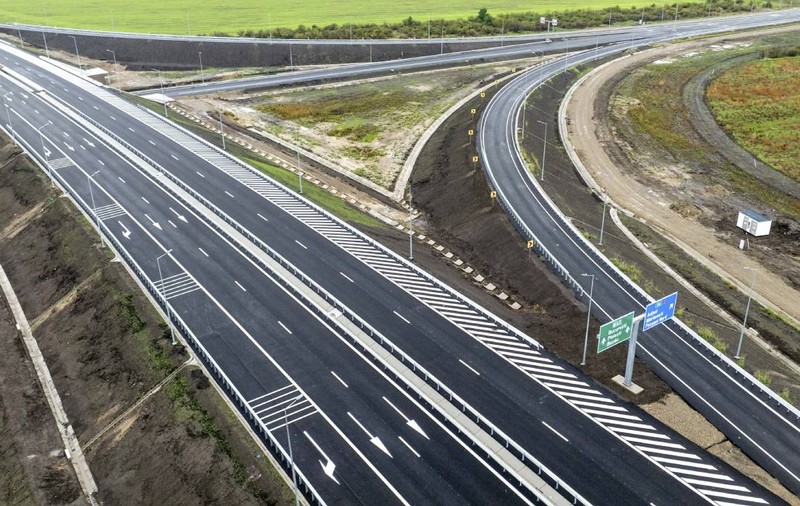 Contract record pentru cel mai lung lot din A8, Autostrada Unirii: „Sunt 40 de kilometri dificili, în zona de munte”