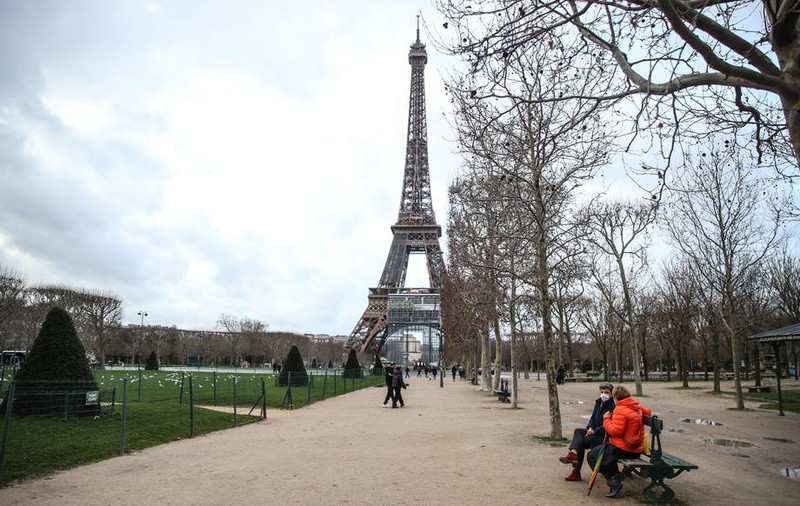 Turnul Eiffel din Paris este plin de rugină și are nevoie de reparații generale, arată rapoarte confidențiale