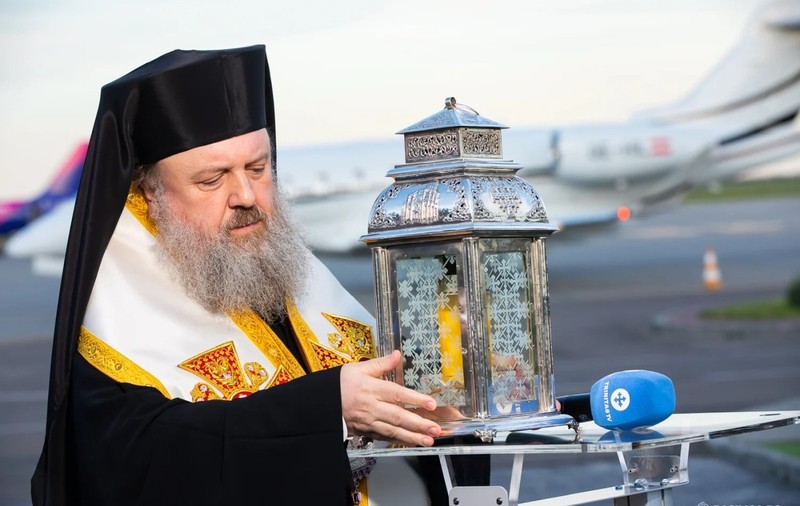 Sfânta Lumină ajunge în România de la Ierusalim și anul acesta, în ciuda războiului dintre Israel și Iran: „Cu ajutorul Lui Dumnezeu, vom veni cu o cursă specială”