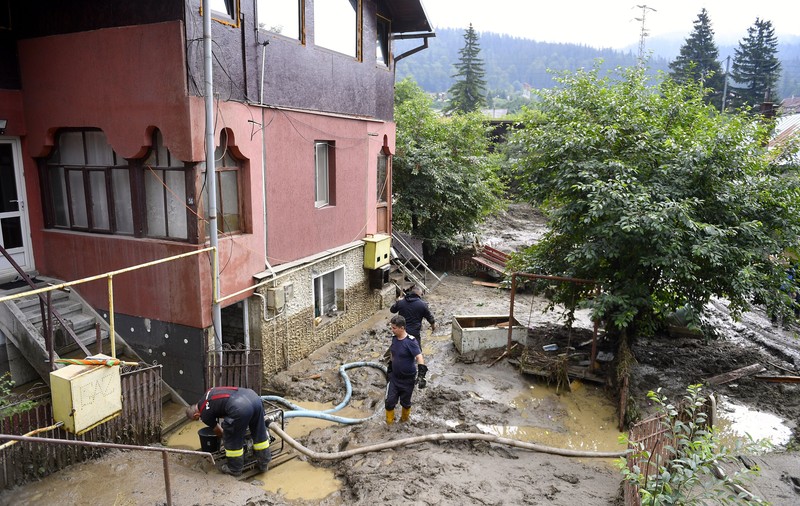 Prognoza meteo pentru duminică: furtuni în aproape toată țara. Ce măsuri au luat autoritățile în așteptarea inundațiilor