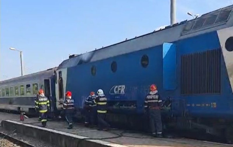 Incendiu la locomotiva unui tren în gara din Târgoviște