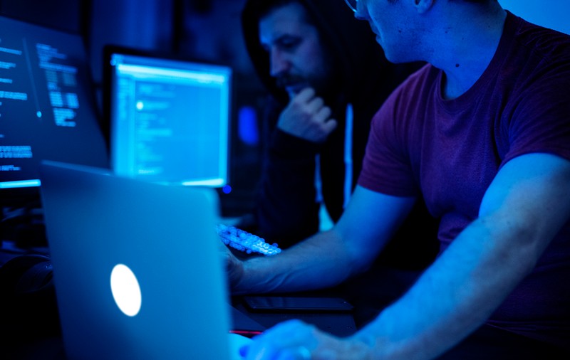 FireEye, unul dintre liderii mondiali din domeniul securității cibernetice, a fost piratat. FBI suspectează „un stat”