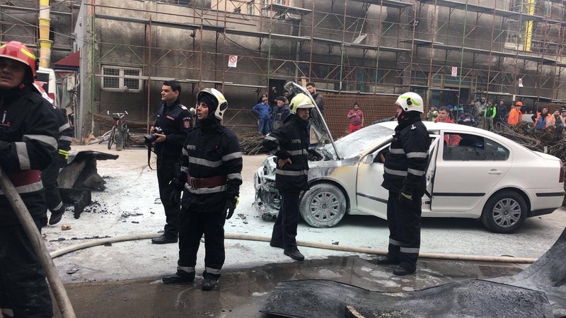 Un autoturism a fost avariat în urma incendiului de pe strada Eforie