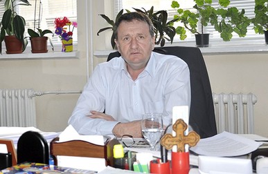 Primarul Liviu Radu spune că "localul avea toate autorizaţiile pentru treaba asta"