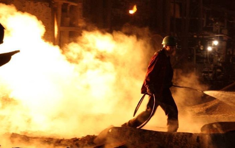 Sute de pompieri, MOBILIZAȚI contra incendiilor, în Portugalia! 