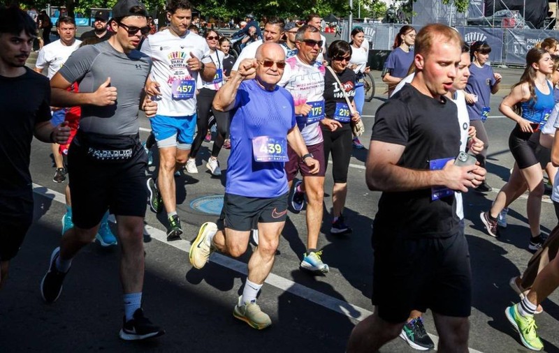 Emil Boc, la sprint prin centrul orașului la Zilele Clujului. Timpul-surpriză scos de primar la cursa de 3 kilometri