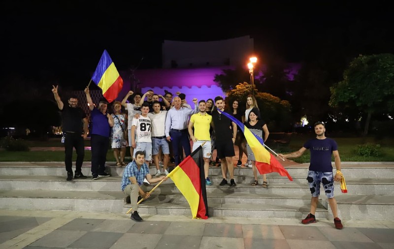 Calificarea României U21 în semifinalele Euro 2019 , sărbătorită în stradă (FOTO & VIDEO)