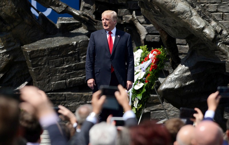 VIDEO VIRAL. Donald Trump și-a încheiat discursul în Polonia pe o melodie similară cu „Treceți, batalioane române, Carpații”