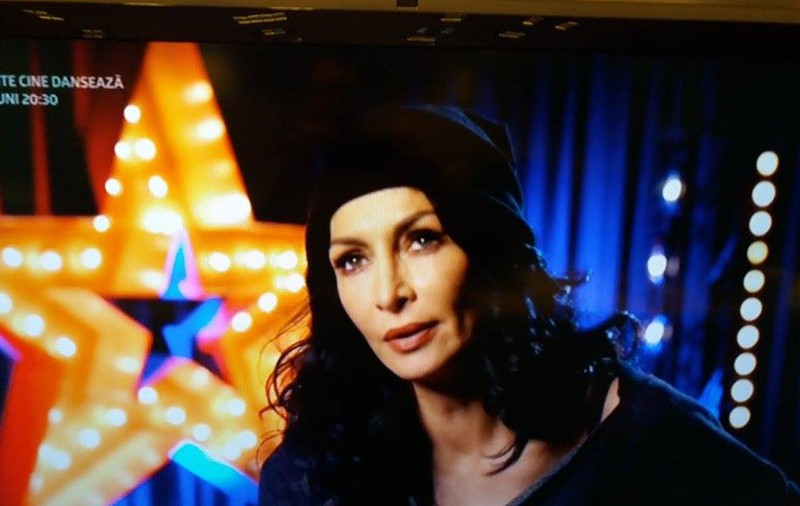Mihaela Rădulescu s-a tăvălit pe scenă la Românii au talent. Julieta pentru un Romeo trecut de prima tinerețe