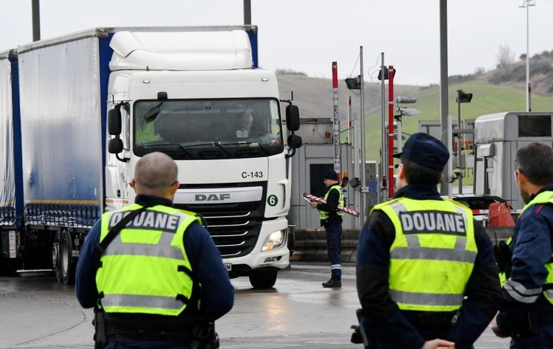 Șofer român de TIR condamnat la 20 de luni de închisoare și interzis 10 ani în Franța: „Dacă șeful tău îți cere să transporți cadavre, tu o faci?”