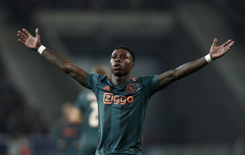 Atacantul lui Ajax și al naționalei Olandei, arestat după ce și-a înjunghiat o rudă