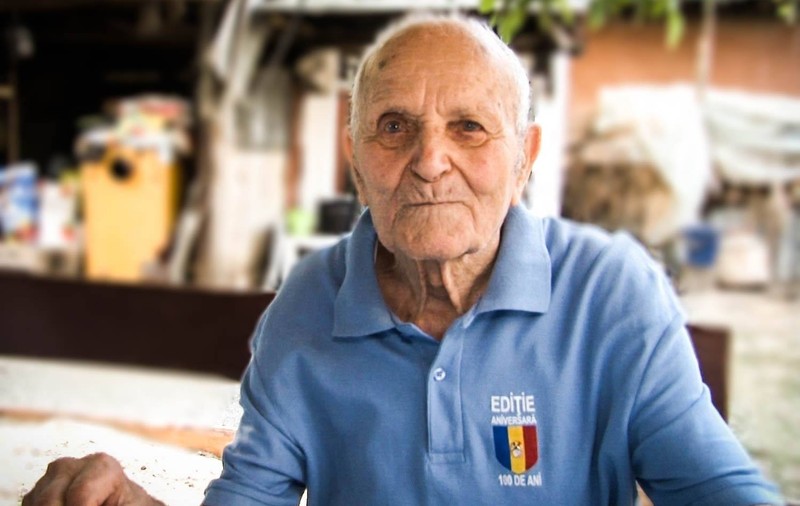 Povestea impresionantă a eroului de război Simion Gârlea, născut în anul Marii Uniri. "Se trezește la 6:55 dimineața ca să asculte Imnul României la radio”