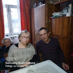 Soții Natașa și Constantin Grigorov În plan secund este mătușa lor, Vera, în vârstă de 100 de ani
