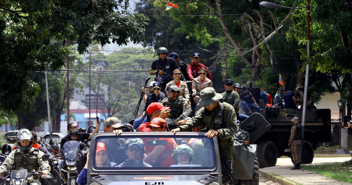 Soldați venezueleni surprinși în timpul unui exercițiu militar ordonat de Nicolas Maduro pe fondul unei temeri de o „invazie” americană Foto: Profimedia