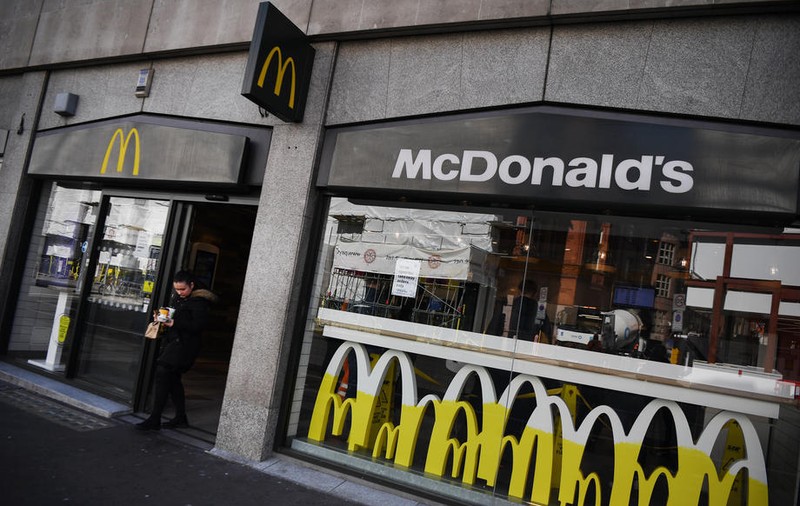 Clienții au împușcat doi angajați McDonald's din Oklahoma, supărați că au fost obligați să plece din cauza restricțiilor impuse de coronavirus