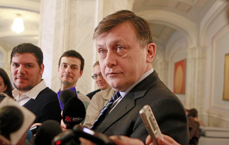 Crin Antonescu: Refacerea coaliției PNL-USR, „o variantă înfundată”. „Niciodată nu am văzut atâta ostilitate între două partide”