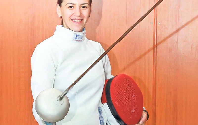 Mămica spadasină | La doar 5 luni după ce a născut, Simona Gherman a revenit pe planşă pentru a duce România la JO
