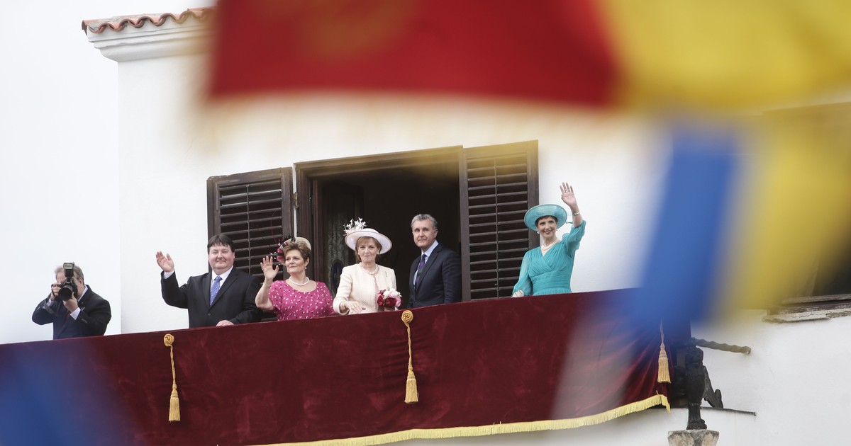 10 mai, la Palatul Elisabeta. Familia Regală la balconul Palatului Elisabeta, de 10 mai 2018