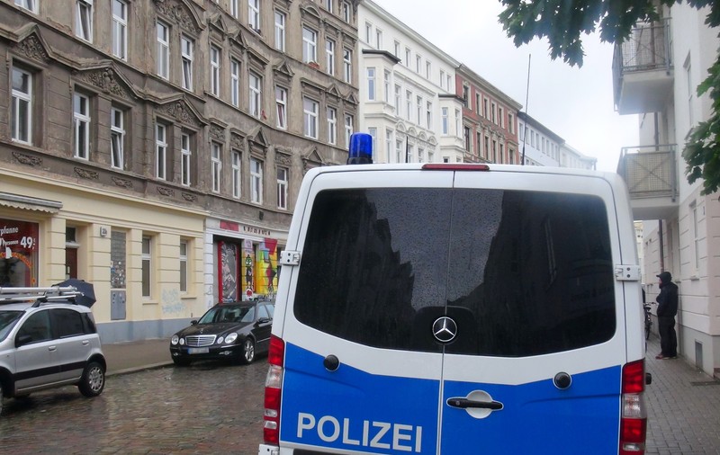 Alertă cu bombă la ambasada SUA din Berlin! Un bărbat a intrat cu un bagaj suspect!