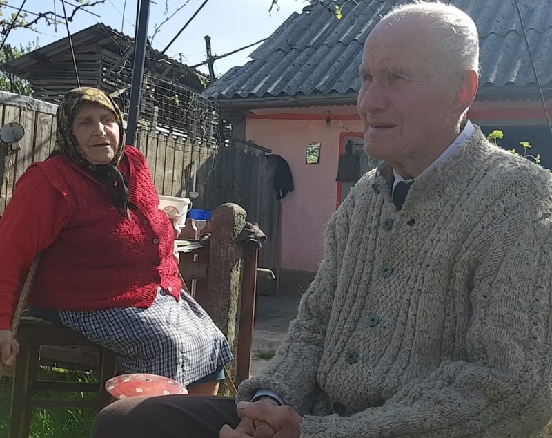 VIDEO/Amintiri din vremuri de război: foamete, bombardamente și frică. Cum au fost evacuați oamenii din Timișești