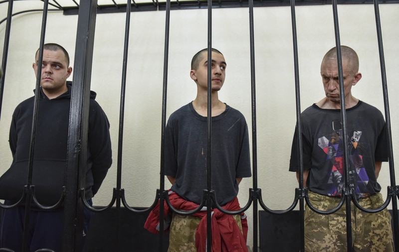 Încă doi britanici luați prizonieri în Donbas, inculpați de separatiștii proruși
