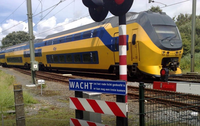 Un român i-a furat chiloții și colanții unei femei pe care a siluit-o în tren, în Olanda