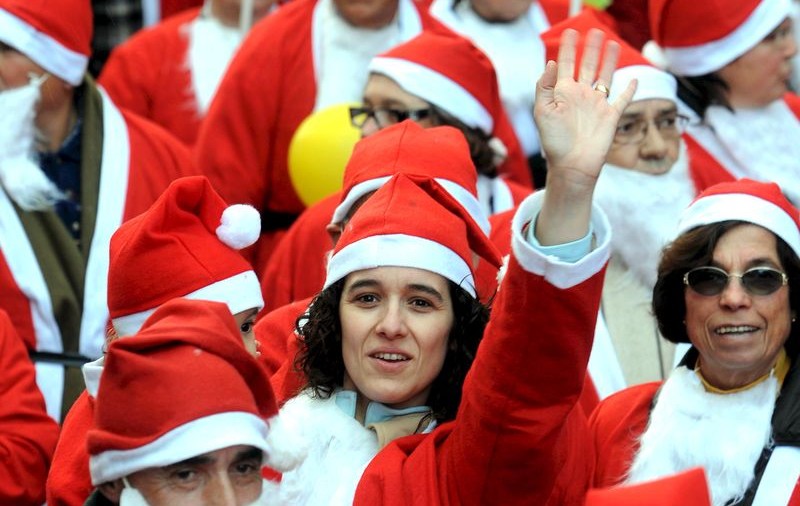 4.000 de Moşi Crăciun vor oferi cadouri în centrul Capitalei