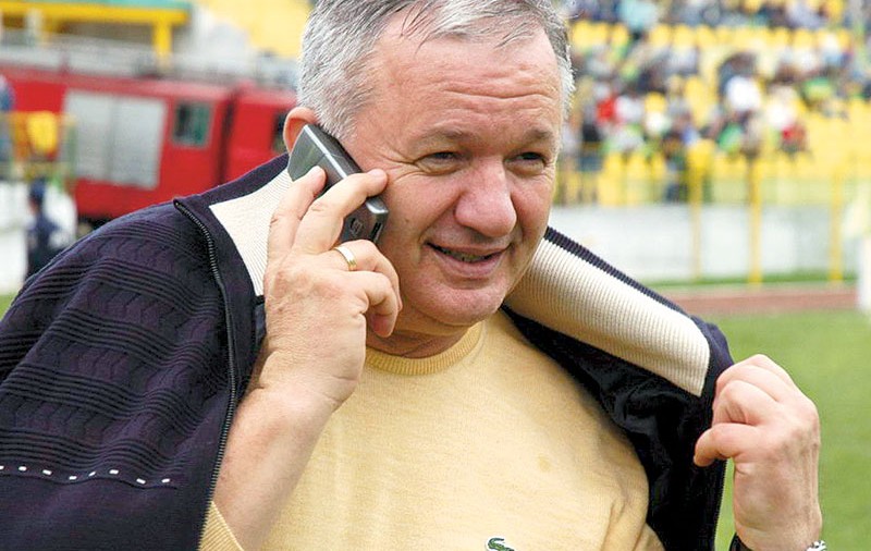 Porumboiu: "Ascultaţi telefoanele judecătorilor!"