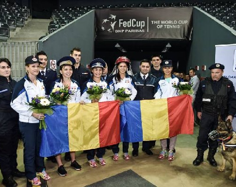 Fetele cochetele! Halep, Niculescu, Mitu și Olaru au impresionat la dineul oficial. ^Programul de la România-Cehia (Fed Cup) / FOTO&VIDEO
