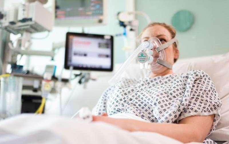 Inginerii de la Mercedes F1 au contribuit la realizarea unui aparat respirator pentru pacienții cu coronavirus. Proiect finalizat în mai puțin de 100 de ore