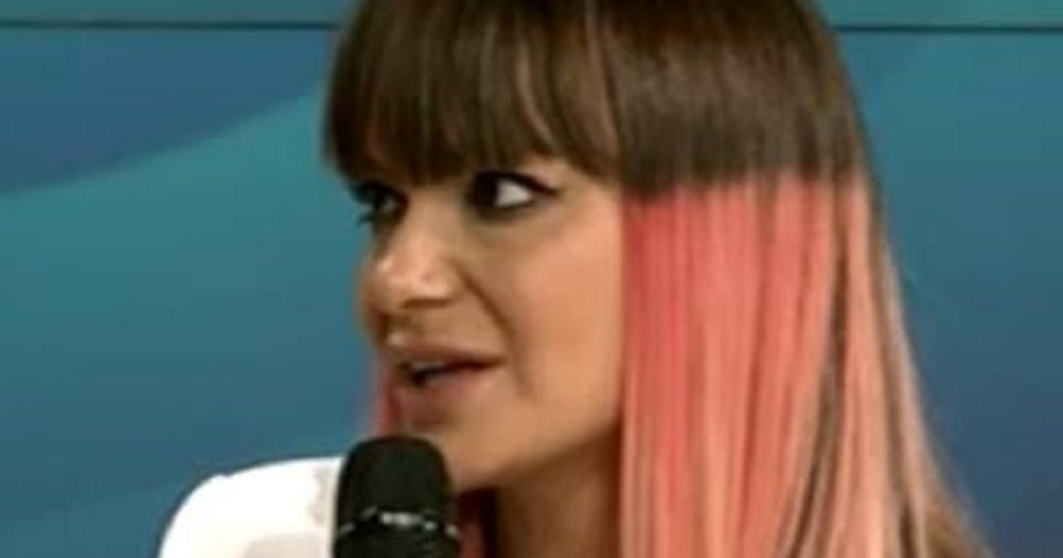 Andreea Antonescu și-a vopsit părul roz. Artista a impresionat din nou cu look-ul excentric