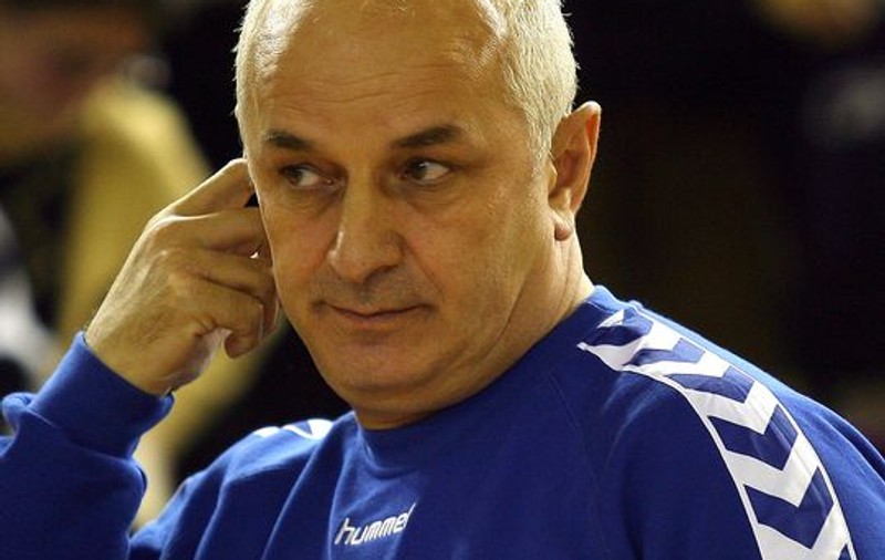 Gheorghe Tadici, antrenorul lui HC Zalău, se simte «lucrat» de rivalii de la Oltchim Rm. Vâlcea. Intră să vezi de ce!