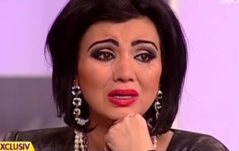 Adriana Bahmuțeanu, asaltată de doi polițiști. Momente de panică pentru prezentatoarea tv