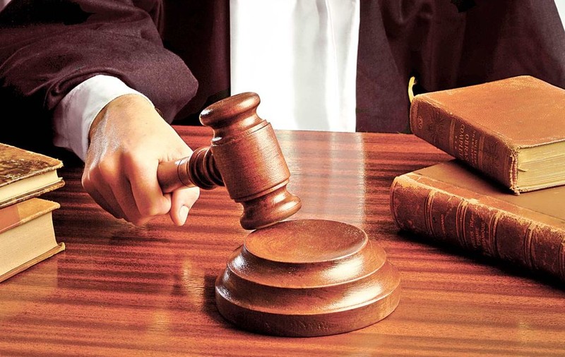 Fostă şefă din Inspectoratul Şcolar Buzău, condamnată cu suspendare pentru corupţie