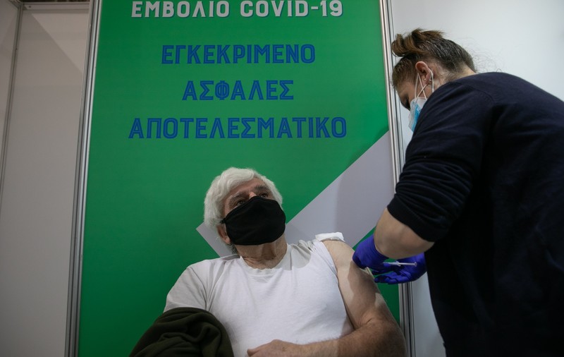 Primarii Greciei „construiesc un zid de dragoste” pentru cetățenii lor. S-au vaccinat 99,3% dintre ei